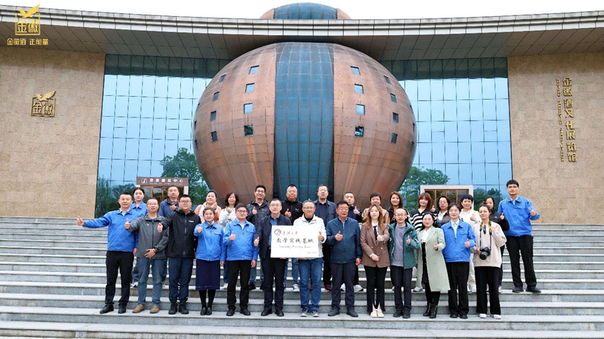 2b0f6ccdcbb04e158bc5a858c3a51943.png 2b0f6ccdcbb04e158bc5a858c3a51943.png